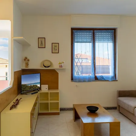 Guesthost - Comfy Flat For 6