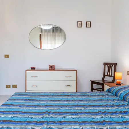 アパート Guesthost - Comfy Flat For 6 *