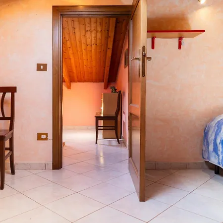 Guesthost - Comfy Flat For 6 *