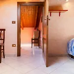Guesthost - Comfy Flat For 6 *